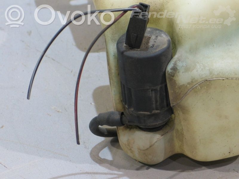 Opel Astra F Windscreen/windshield washer pump 