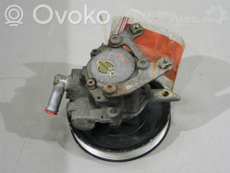 BMW 3 E36 Power steering pump 