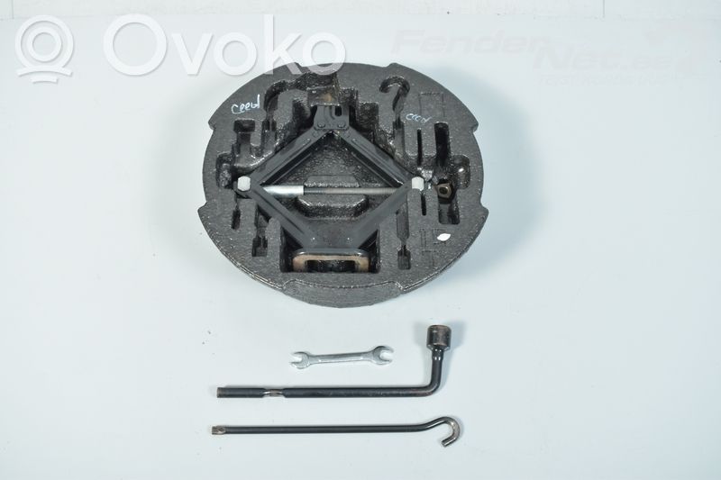 KIA Ceed Lift Jack 