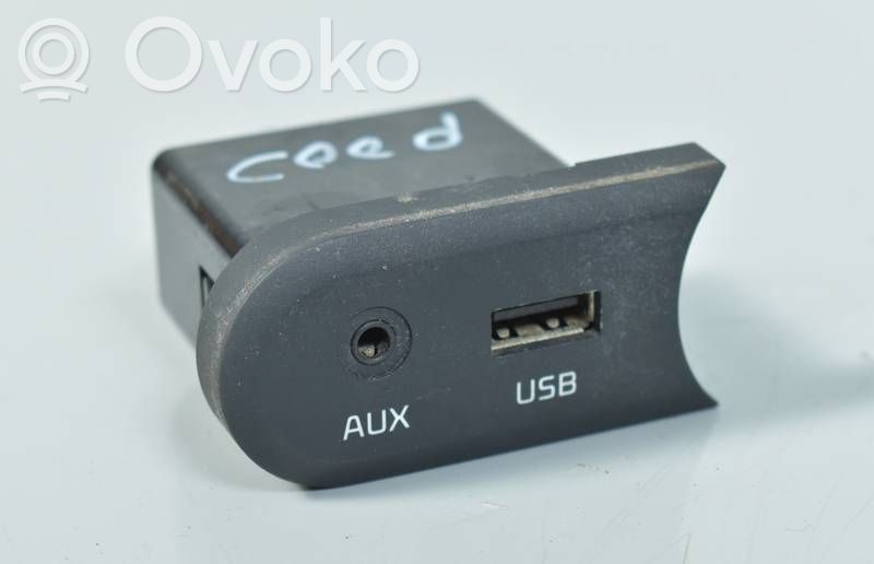 KIA Ceed Unitate control USB 