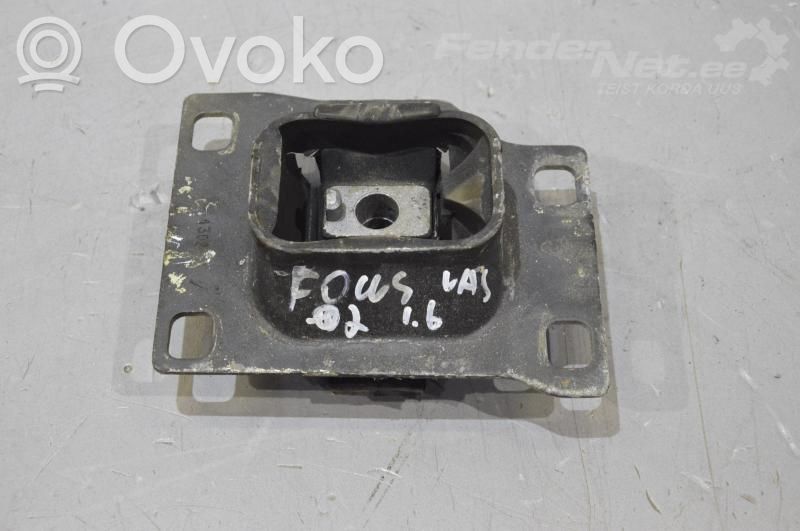 Ford Focus Engine mounting bracket 