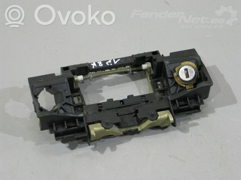 Front door exterior handle/bracket   4E0839885E