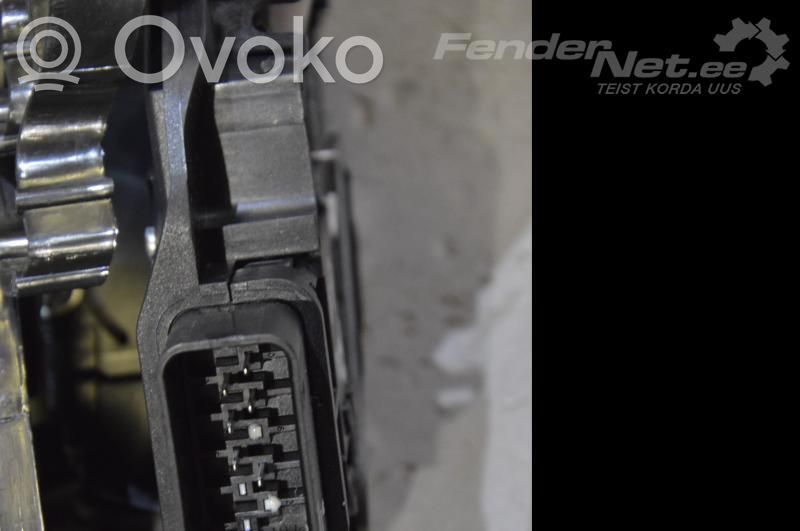 Ford Focus Priekšpusē slēdzene 