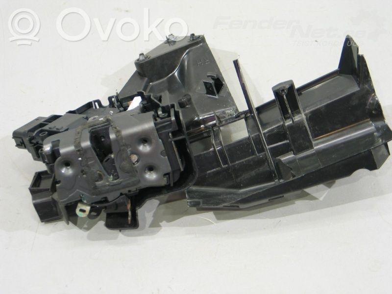 Ford Focus Priekšpusē slēdzene 