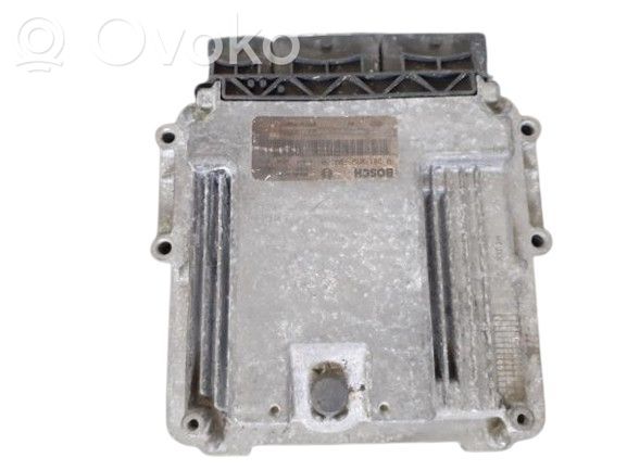 Unidad de control/módulo del motor   237103984R,0281032700