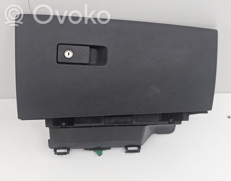 Volvo S80 Daiktadėžės (bordačioko) komplektas 