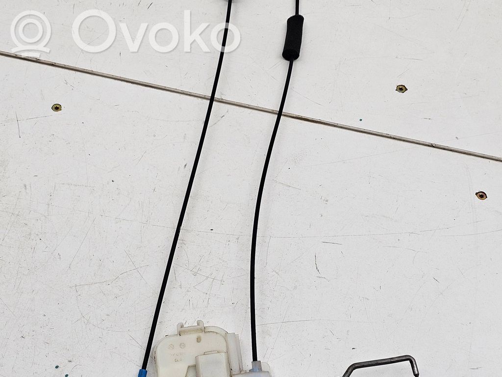 Subaru Outback Priekšpusē slēdzene 