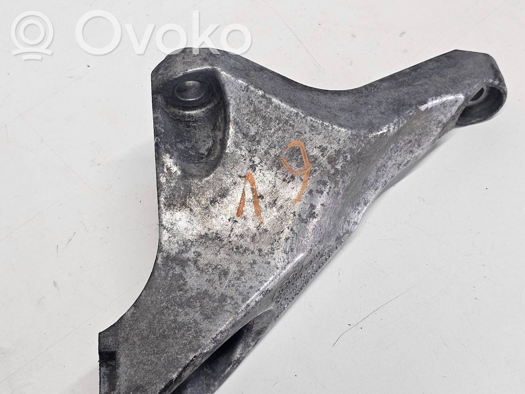 Audi A4 S4 B7 8E 8H Engine mounting bracket 