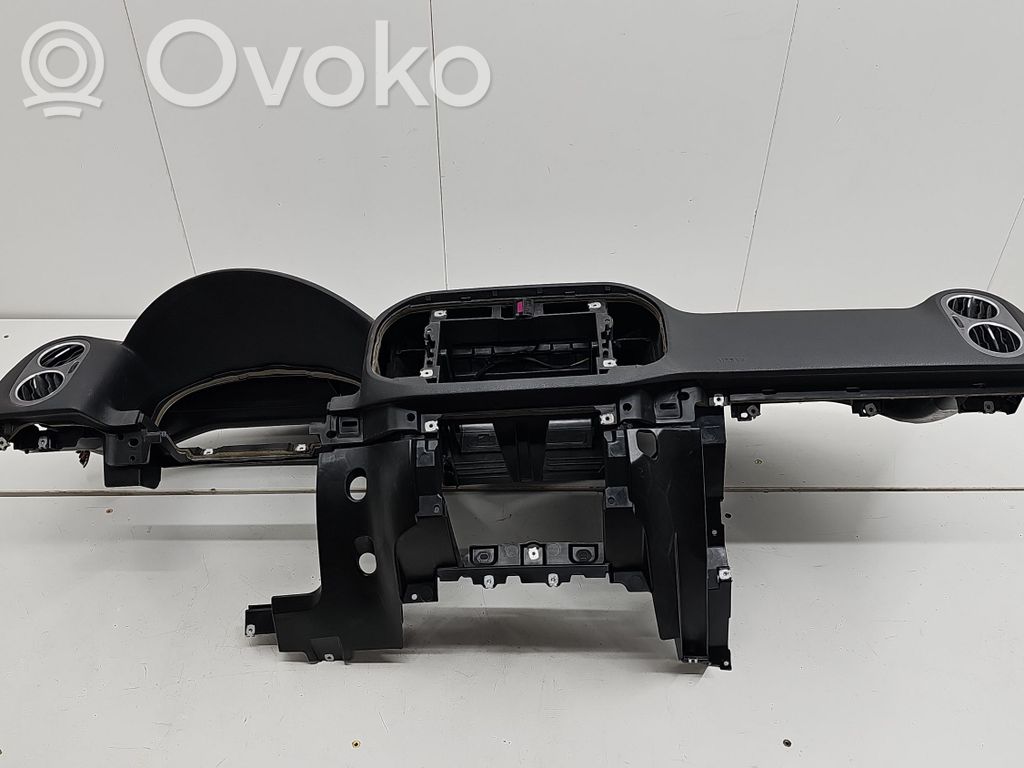 Volkswagen Tiguan Deska rozdzielcza 