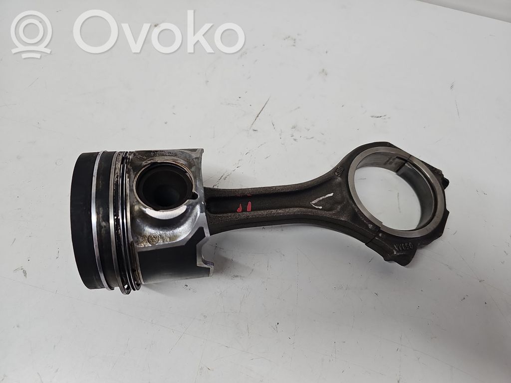 Audi Q7 4L Piston with connecting rod 
