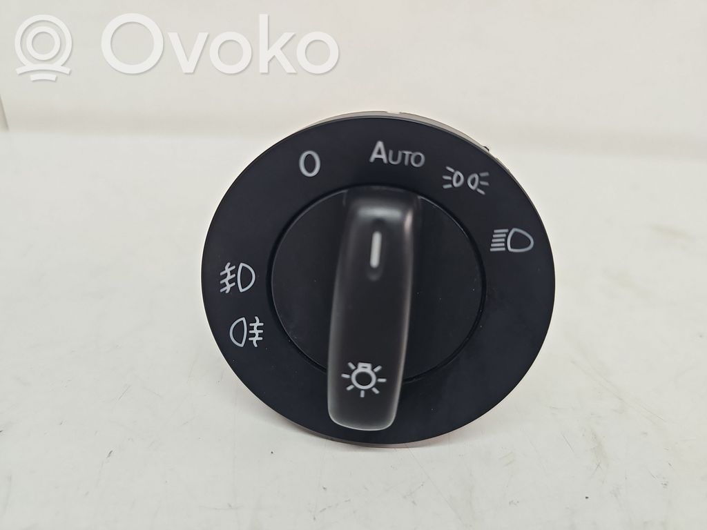 Volkswagen Tiguan Light switch 