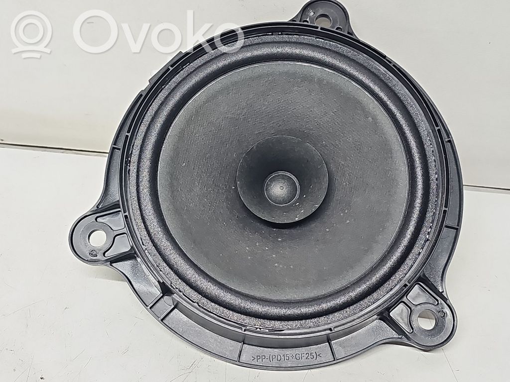 Renault Captur Altavoz de la puerta trasera 
