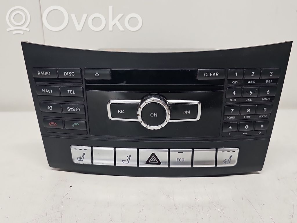 Mercedes-Benz E W212 Panel / Radioodtwarzacz CD/DVD/GPS 