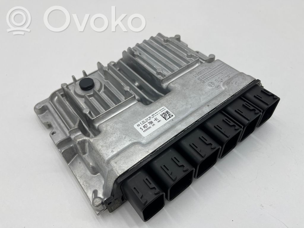 BMW 1 F40 Engine control unit/module 
