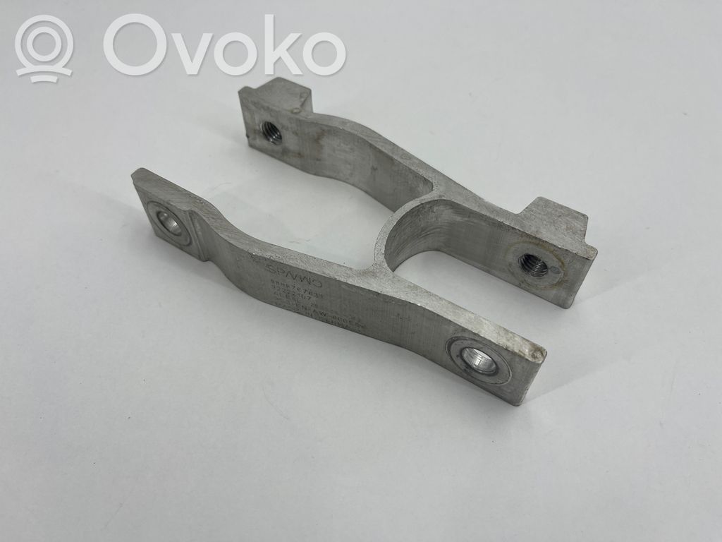 Volvo XC40 Engine mount bracket 