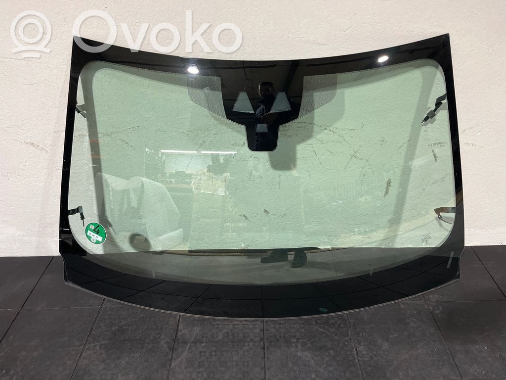 Jaguar XE Front windscreen/windshield window 