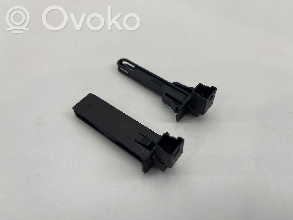 Interior temperature sensor   5Q0907543A,5Q0907543,124553903,T1010911C