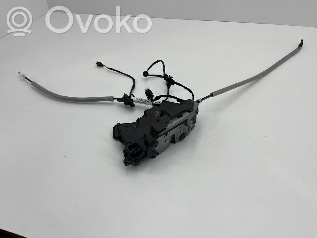 Priekšpusē slēdzene   5TC837016D