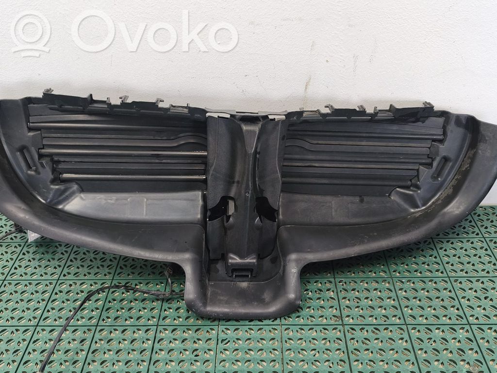 BMW 1 E81 E87 Silnik deflektora powietrza chłodnicy 