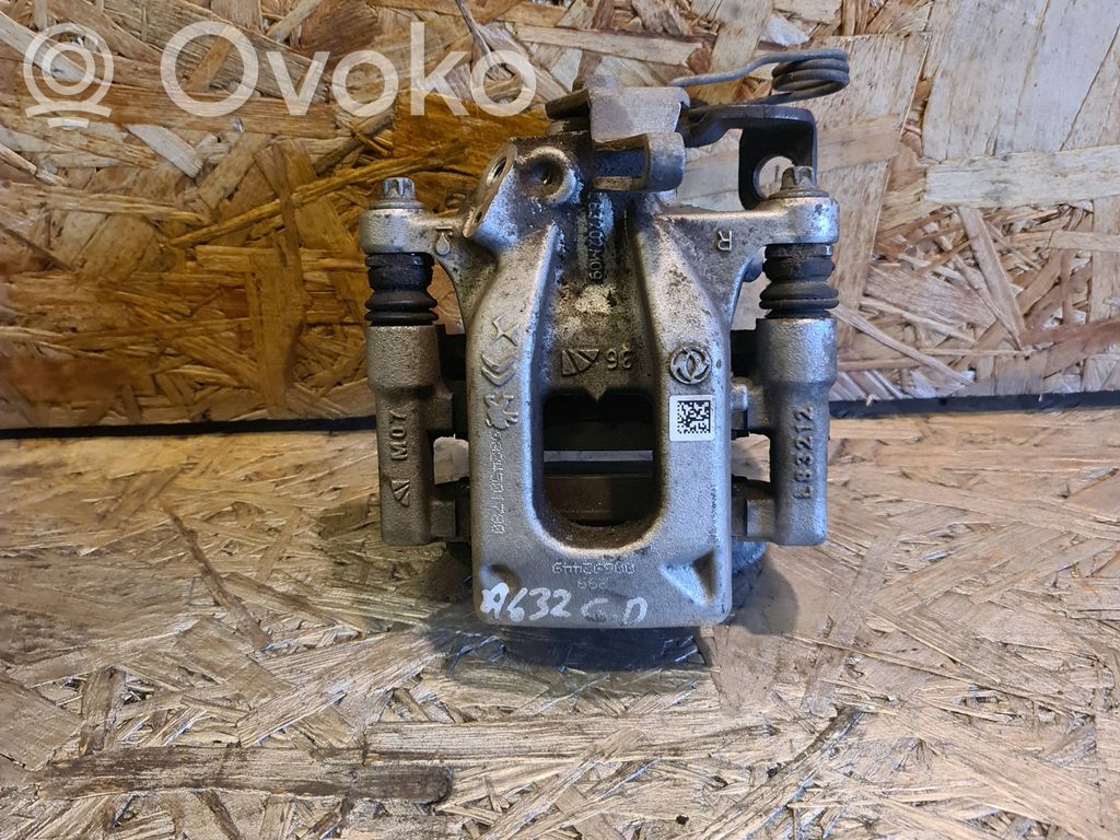 Opel Corsa F Tylny zacisk hamulcowy 