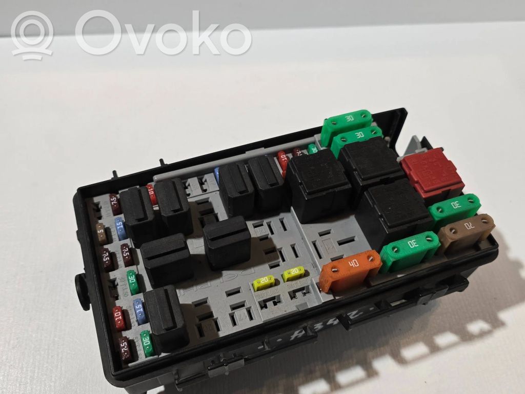 Opel Corsa D Módulo de fusible 