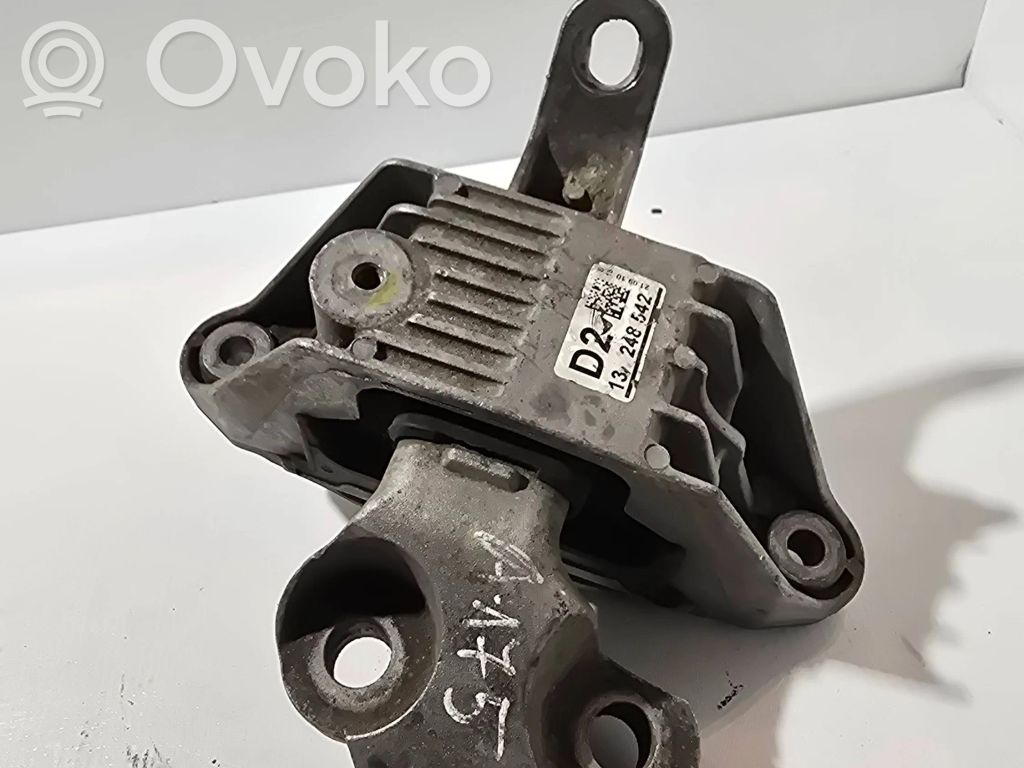 Engine mount bracket   13248542