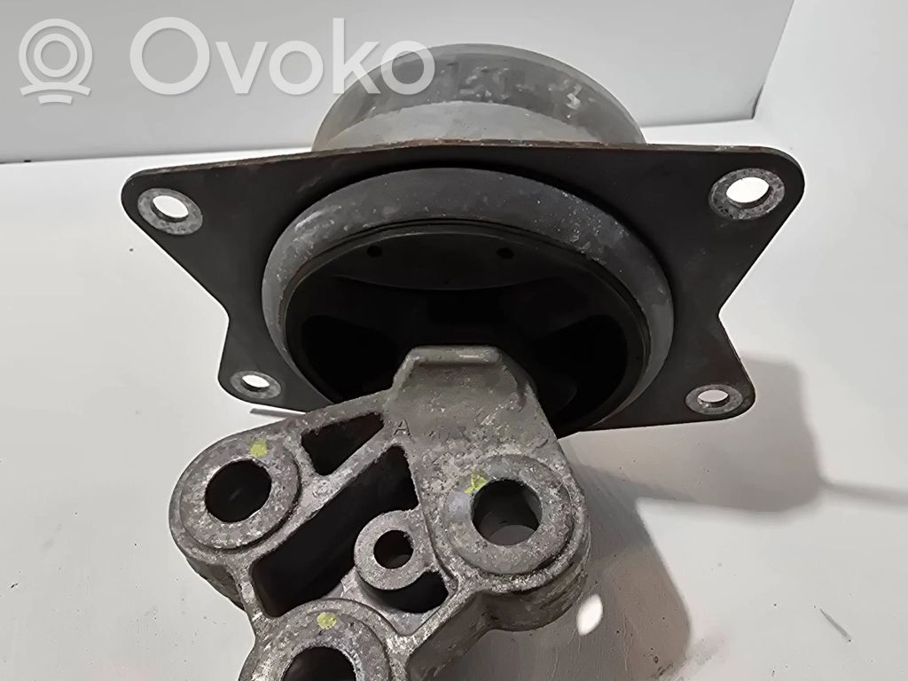 Opel Vectra C Engine mount bracket 