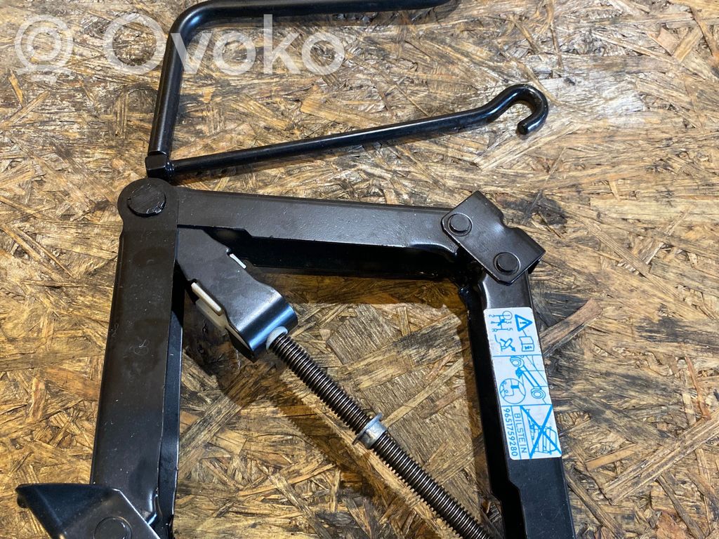 Peugeot 407 Tool set 