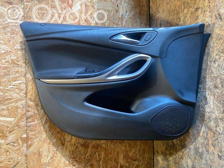 Opel Astra K Boczki / Poszycie drzwi przednich 