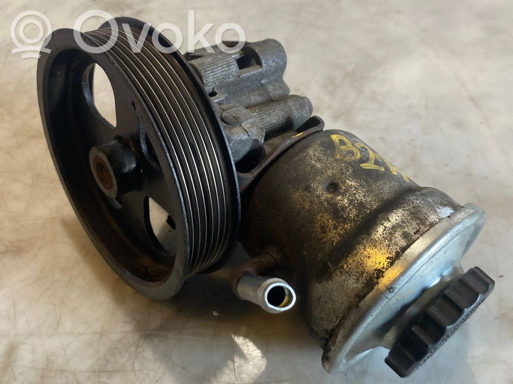 Toyota Corolla Verso AR10 Ohjaustehostimen pumppu 