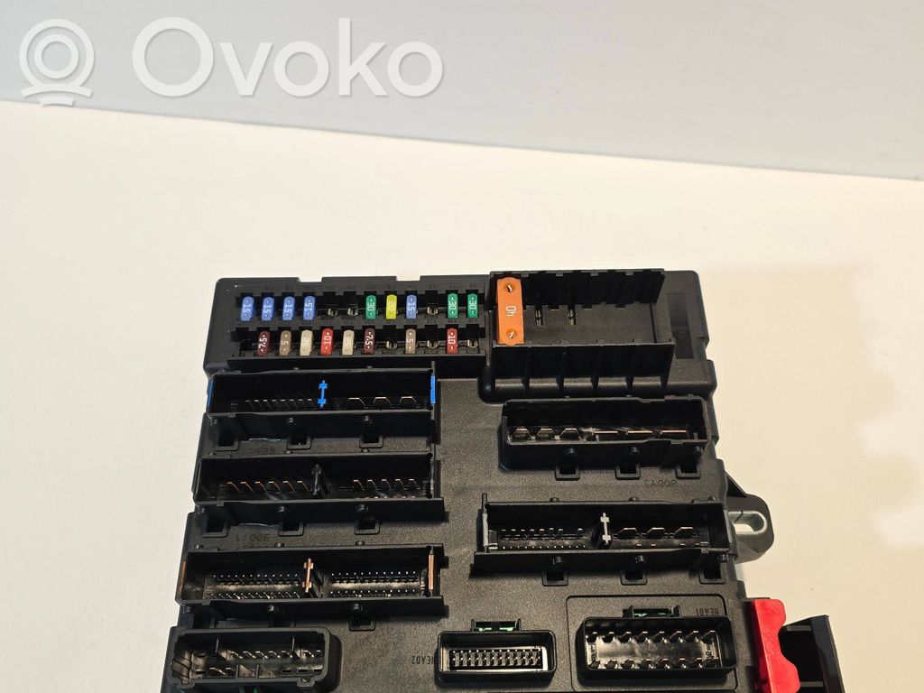 Opel Vectra C Saugiklių blokas 