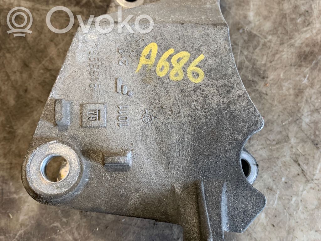 Opel Signum Engine mounting bracket 