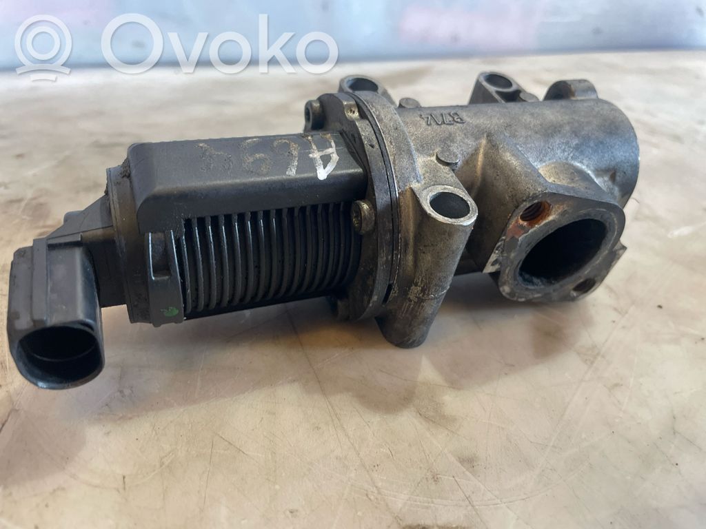 Opel Astra H Zawór EGR 