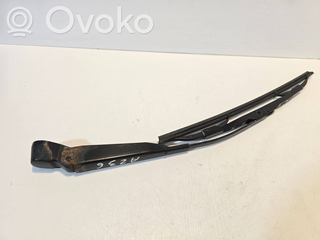 Opel Omega B2 Ramię wycieraczki szyby tylnej 