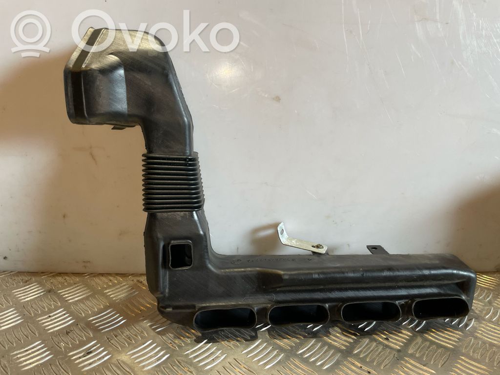 BMW 8 E31 Ilmanoton kanavan osa 