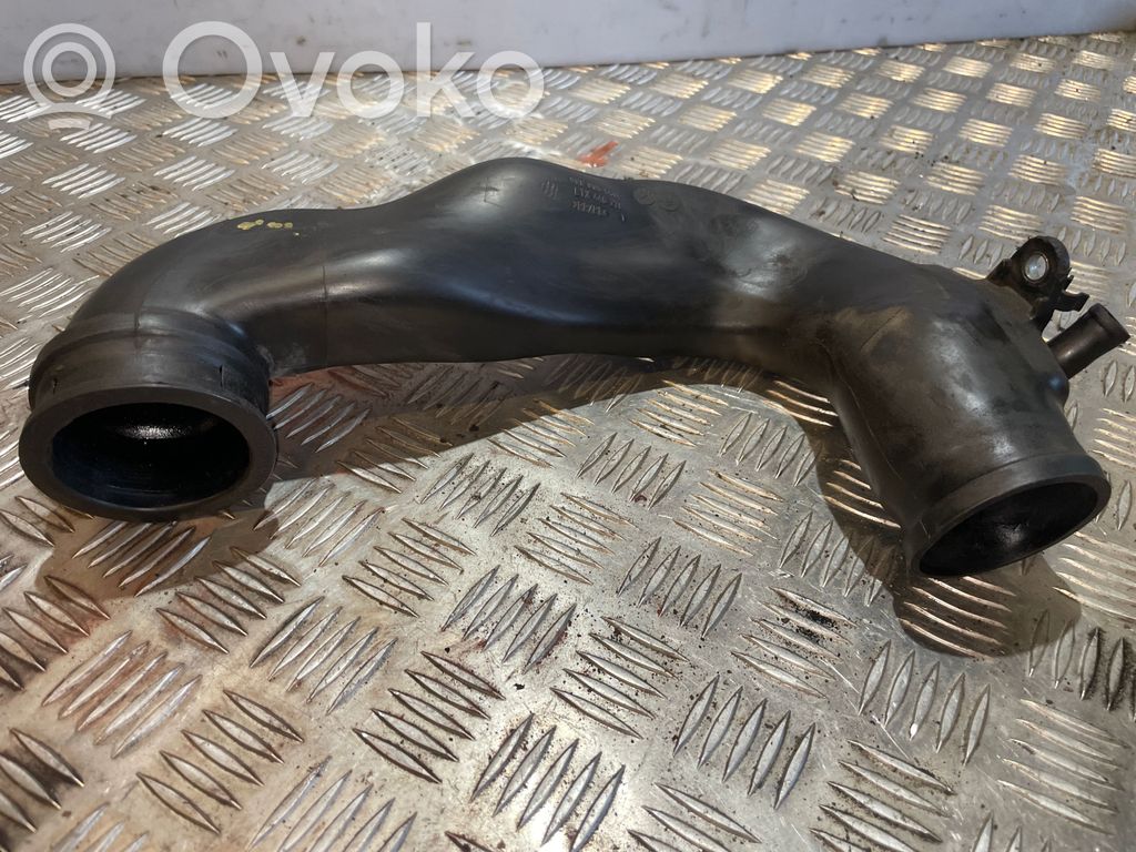 Opel Astra H Einzelteil Lufteinlasskanal 