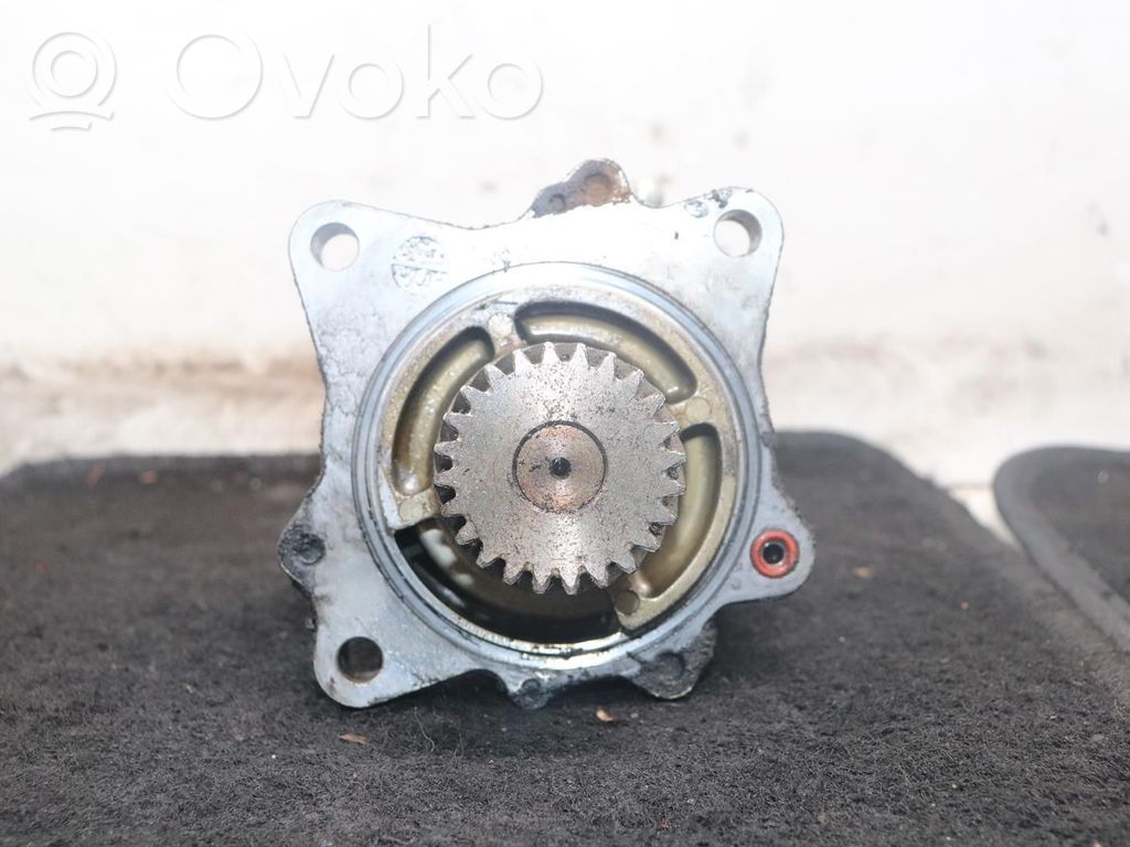 Opel Monterey Vacuum pump 