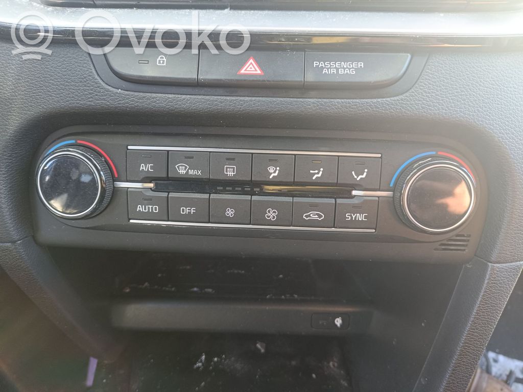 KIA Xceed Climate control unit 