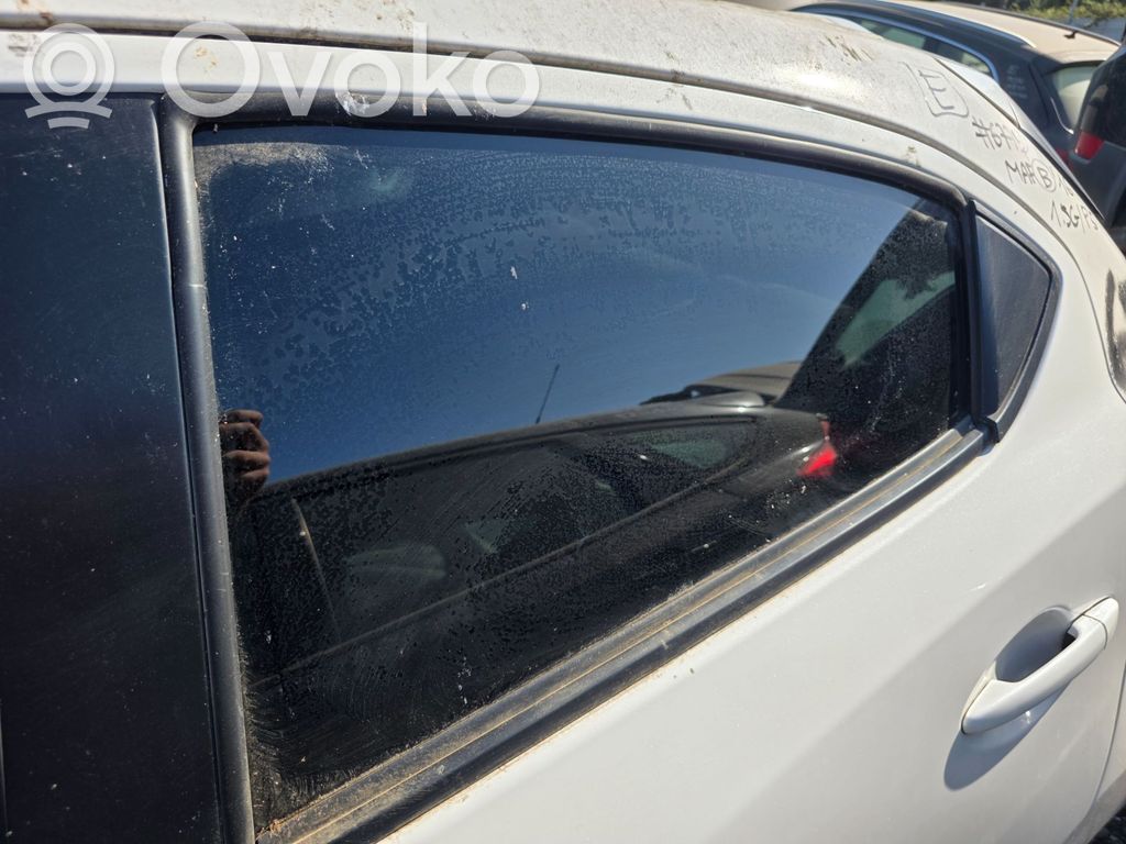 Mazda 2 Luna de la puerta trasera 