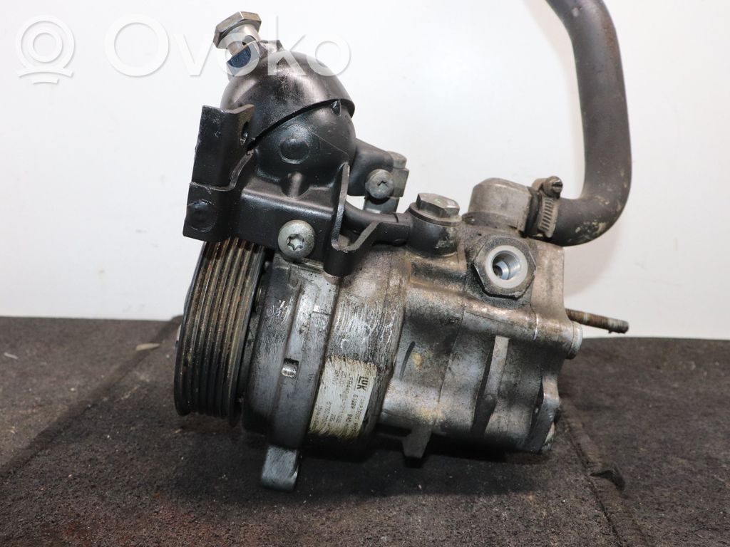 BMW 7 E65 E66 Vairo stiprintuvo siurblys 
