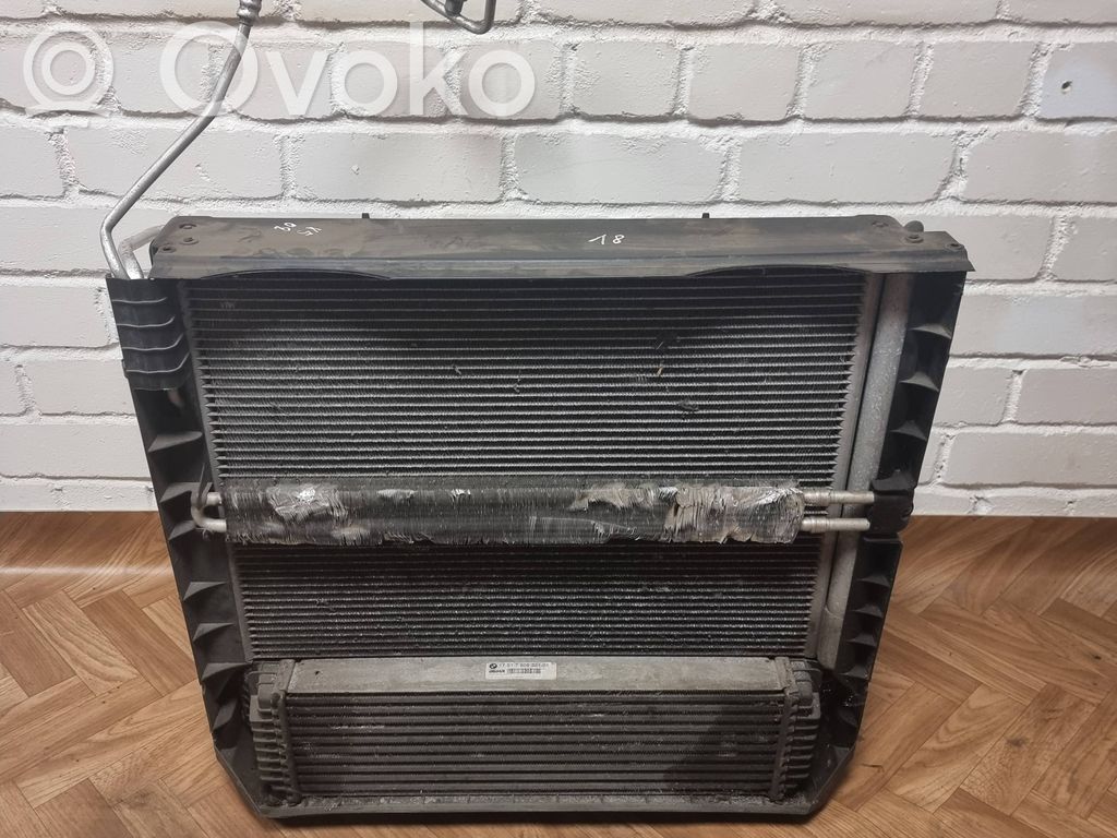 Radiatora komplekts   7586775,S9225,7809321,6972553,69S1220,7533472,7799762