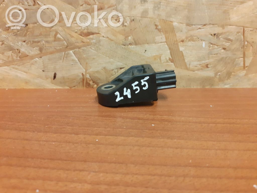 Toyota RAV 4 (XA40) Czujnik uderzenia Airbag 
