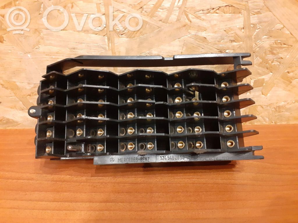 Mercedes-Benz E W124 Other engine bay part 