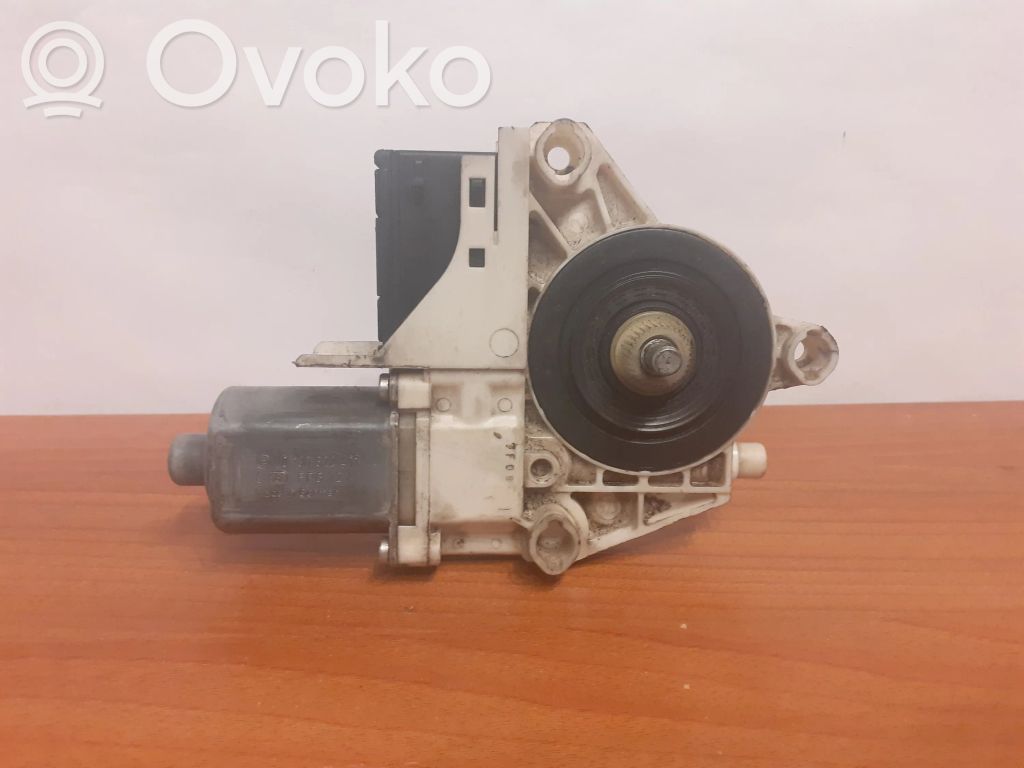 Renault Laguna III Rear window lifting mechanism without motor 