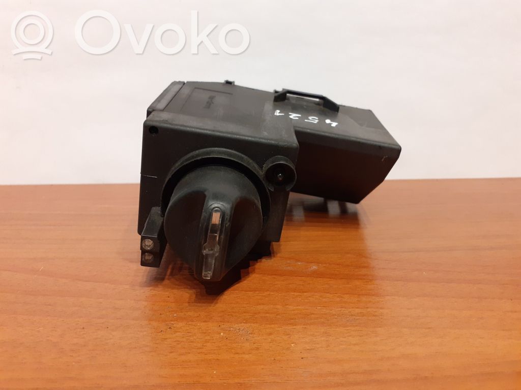 Interruptor de luz   4521,2105451504
