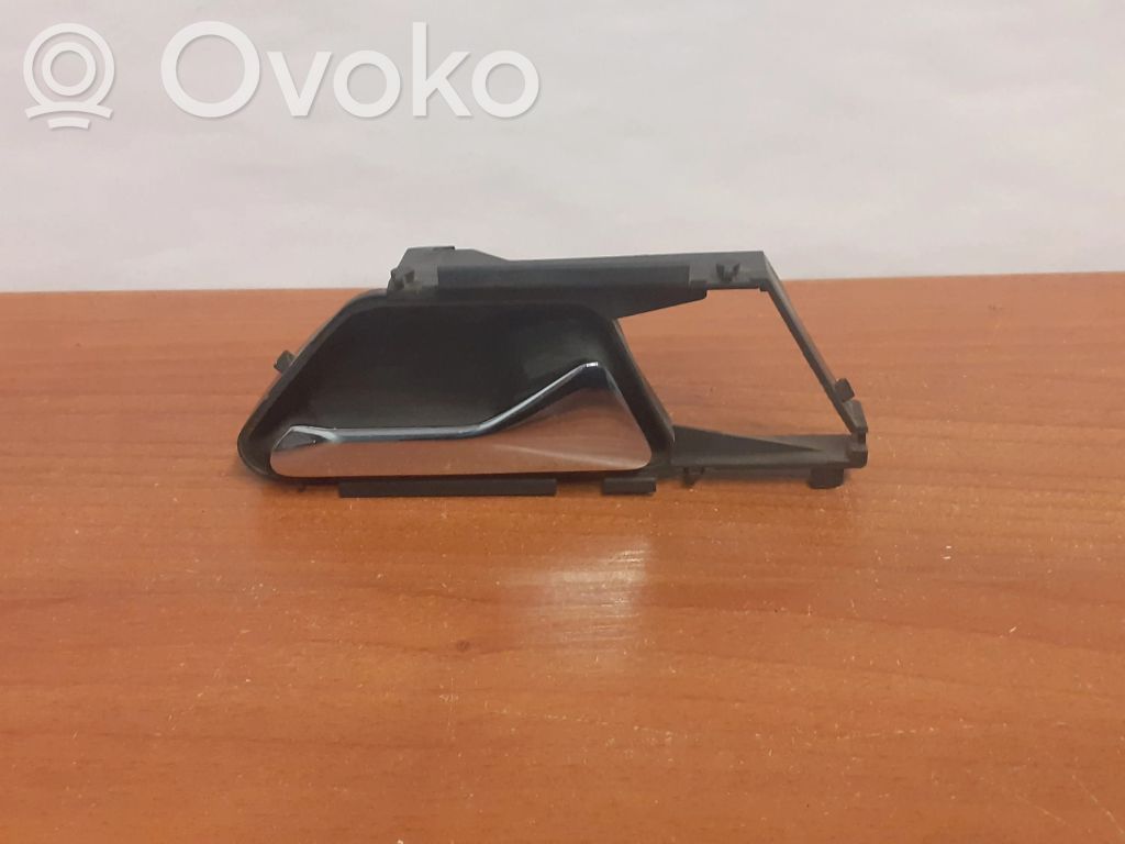 Mercedes-Benz E W124 Manecilla interna puerta trasera 