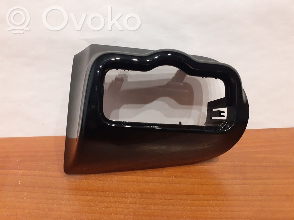 Mercedes-Benz A W177 Kojelaudan hansikaslokeron lista 