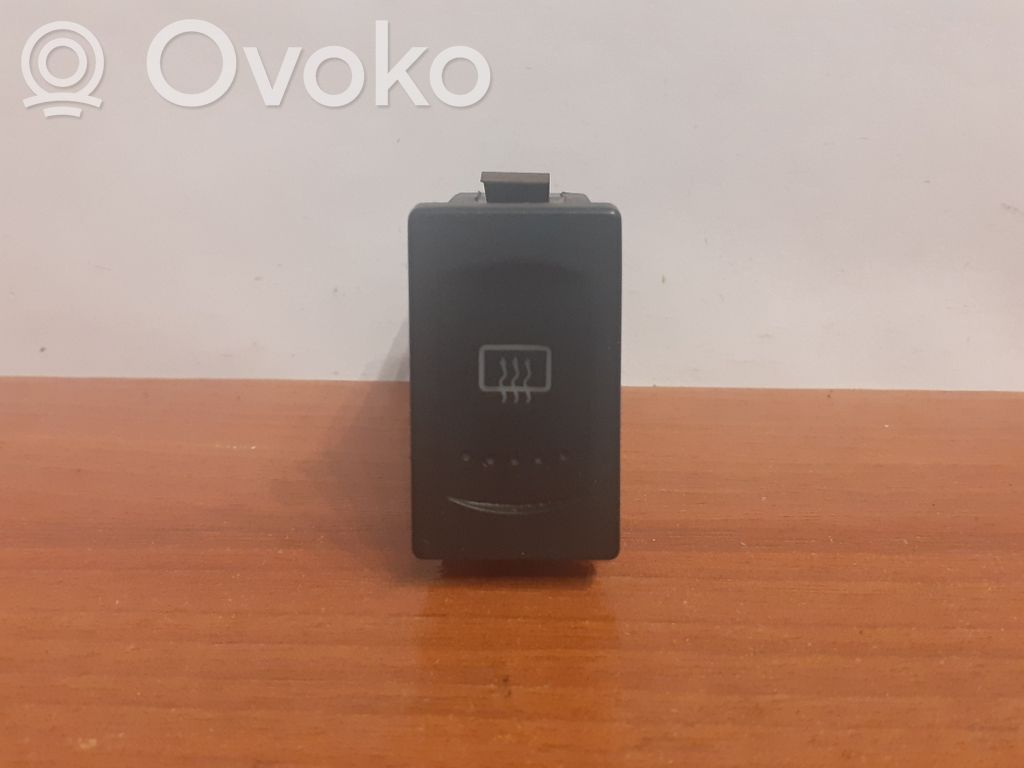Volkswagen PASSAT B5 Przycisk / Przełącznik ogrzewania szyby przedniej / czołowej 
