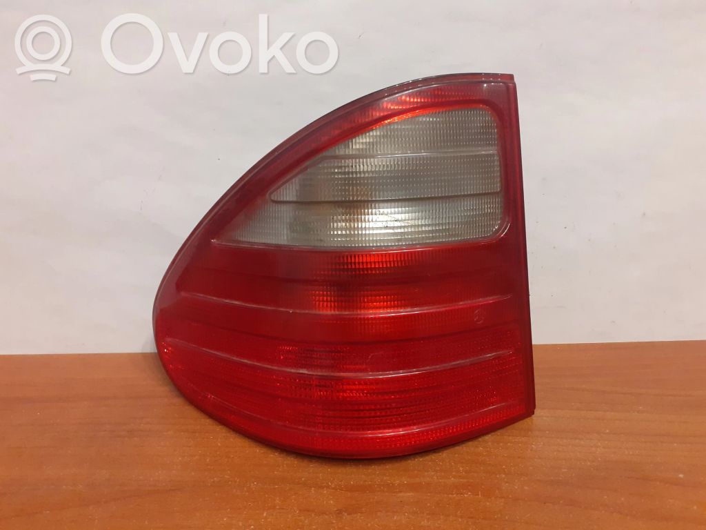 Mercedes-Benz E W210 Lampa tylna 
