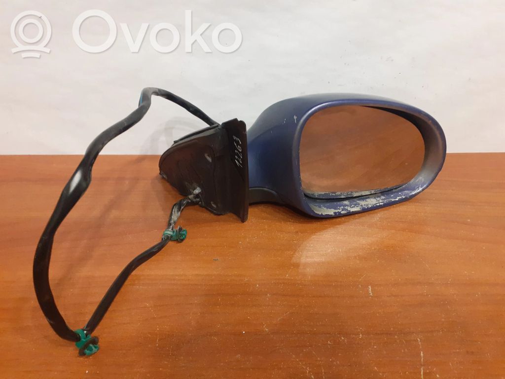 Volkswagen PASSAT B6 Front door electric wing mirror 